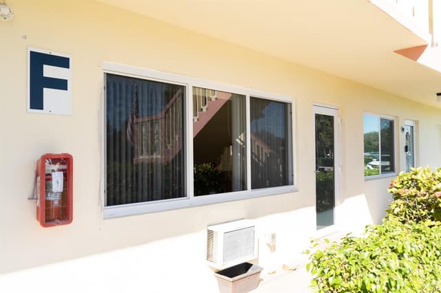 131 Easthampton F, West Palm Beach FL 33417 - West Palm Beach, FL - Photo 5