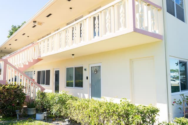 131 Easthampton F, West Palm Beach FL 33417 - West Palm Beach, FL - Photo 4