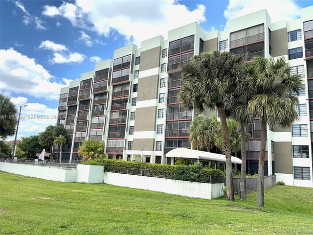 7050 NW 44th St # 708, Lauderhill FL 33319 - Lauderhill, FL - Photo 5