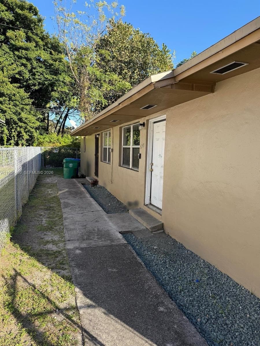 6745 NW 4th Ct, Miami FL 33150