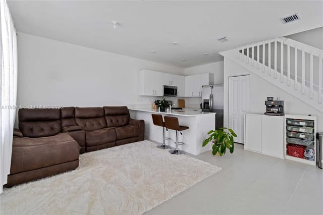 760 SE 13th Ct, Homestead FL 33034 - Homestead, FL - Photo 2