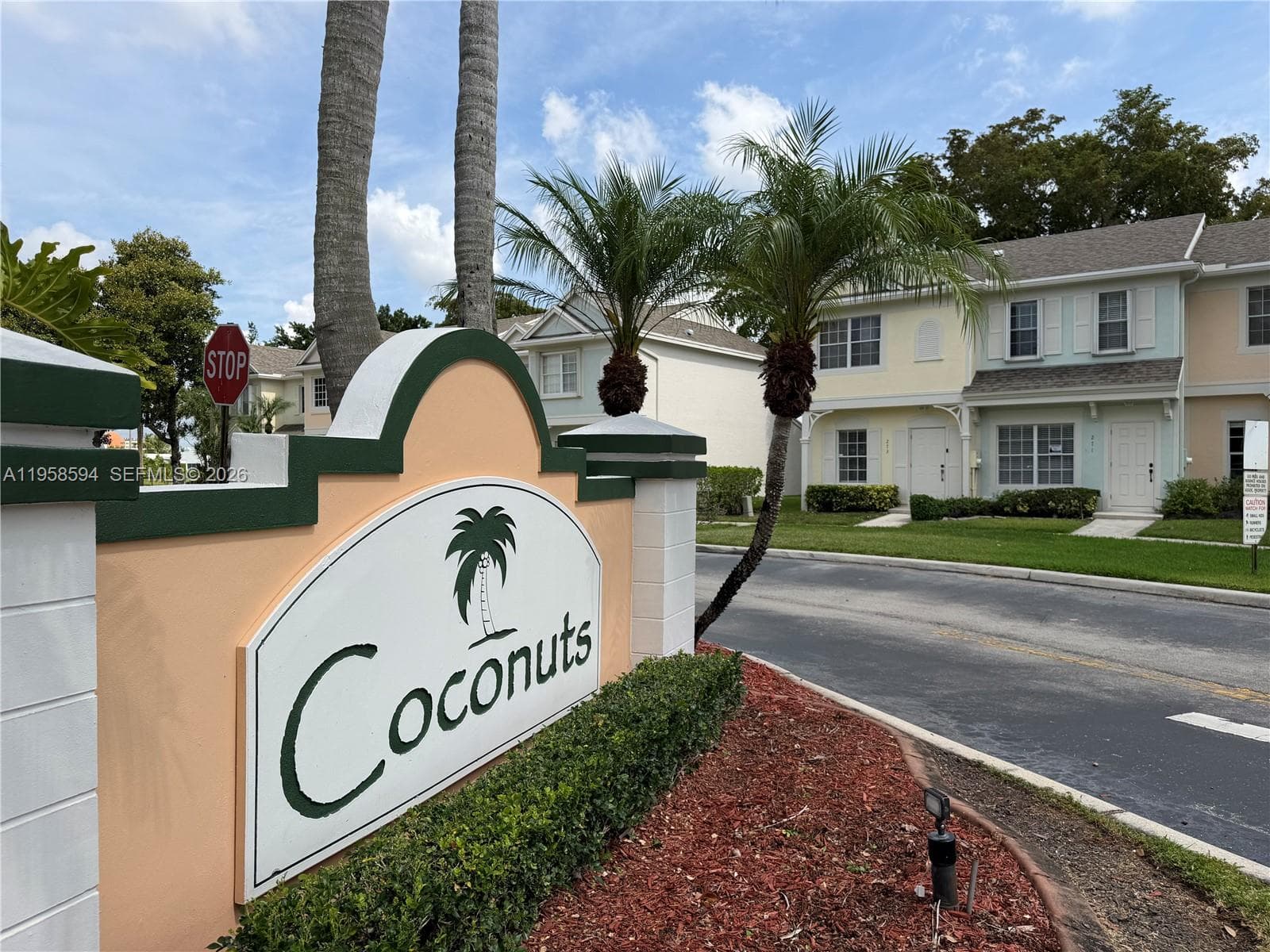 271 Duval Ct, Weston FL 33326