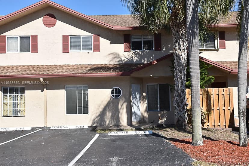 9763 NW 37th St, Sunrise FL 33351