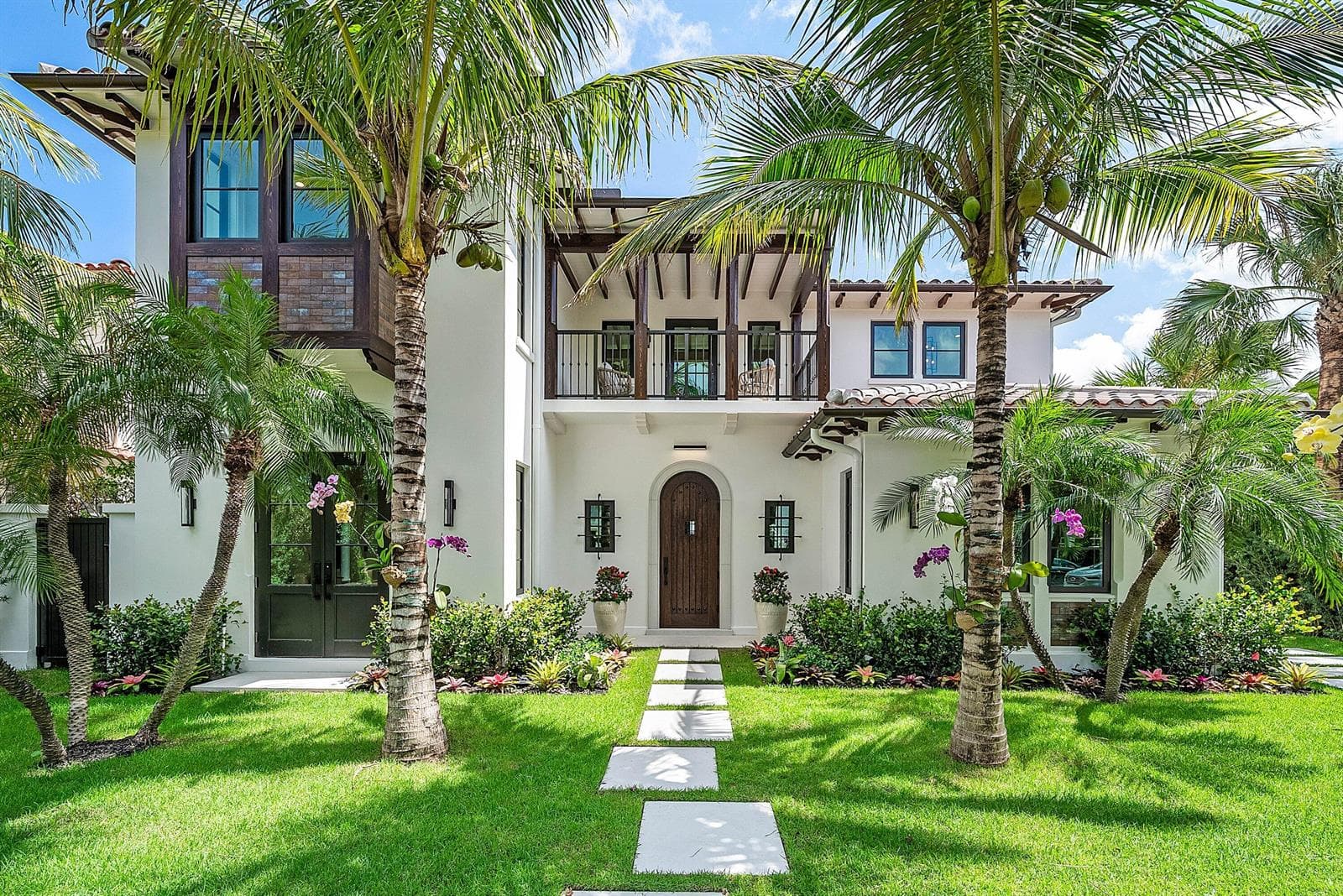 230 Pershing Way, West Palm Beach FL 33401