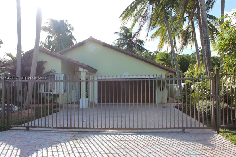 4465 SW 38th Ter, Dania Beach FL 33312