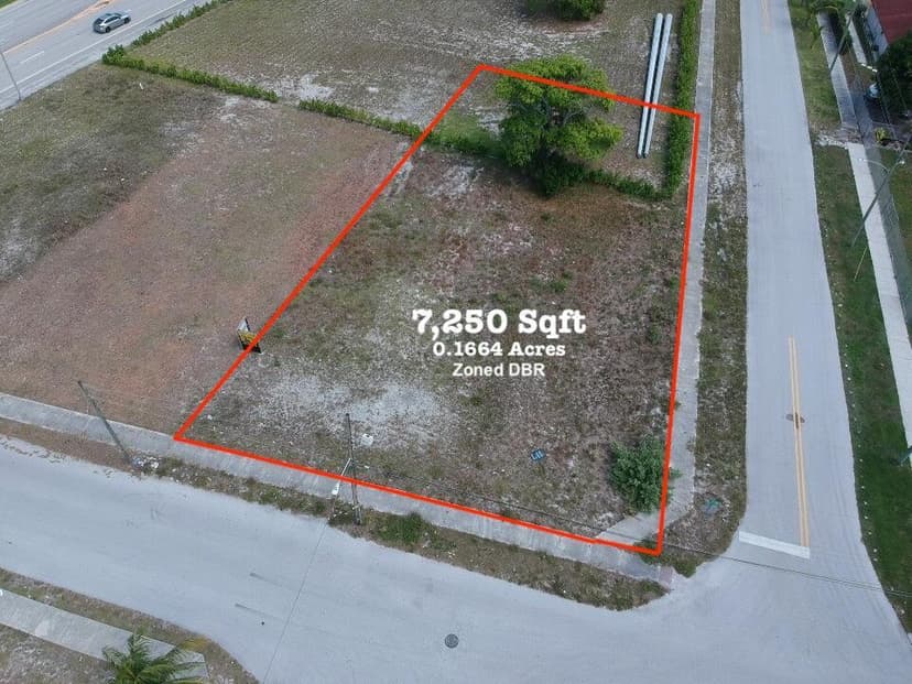 84 SW 1 Court, Deerfield Beach FL 33441