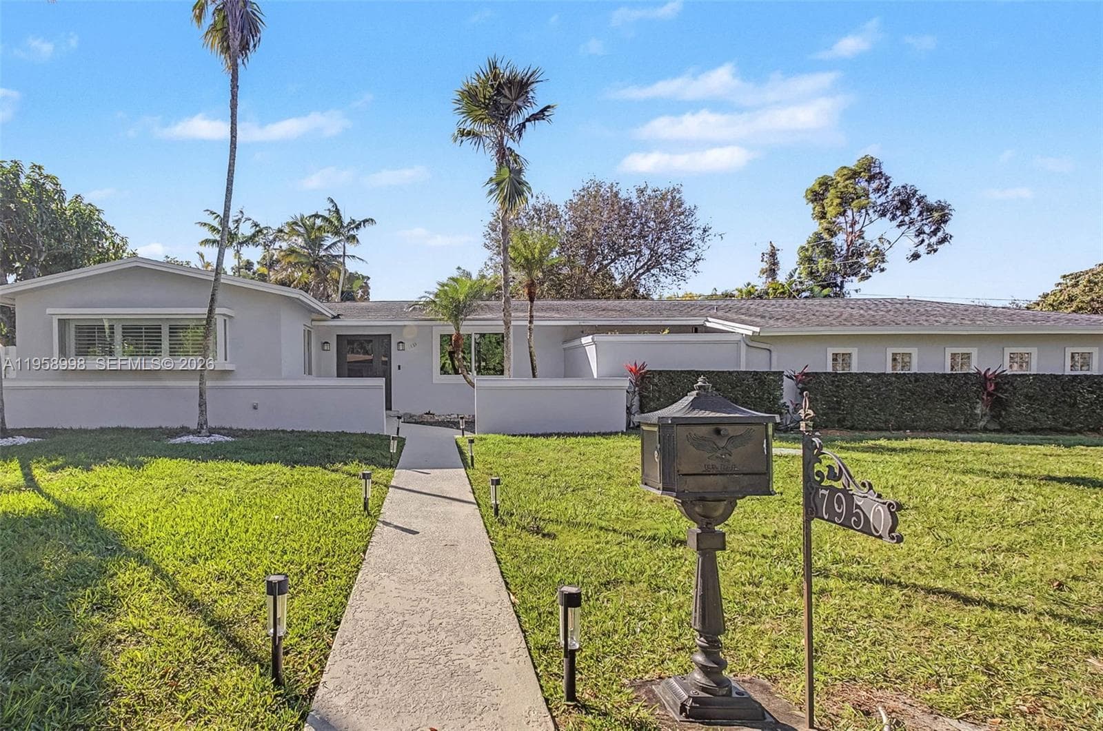 7950 SW 161st St, Palmetto Bay FL 33157