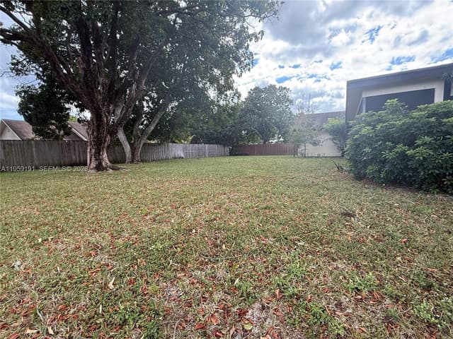 1140 NW 78th Ter, Plantation FL 33322 - Plantation, FL - Photo 5