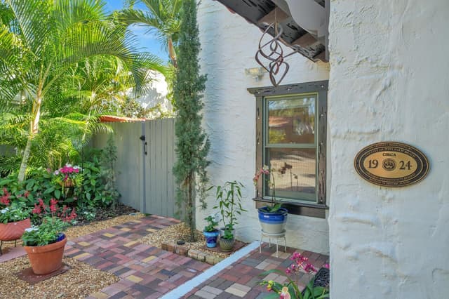744 Penn Street, West Palm Beach FL 33401 - West Palm Beach, FL - Photo 3