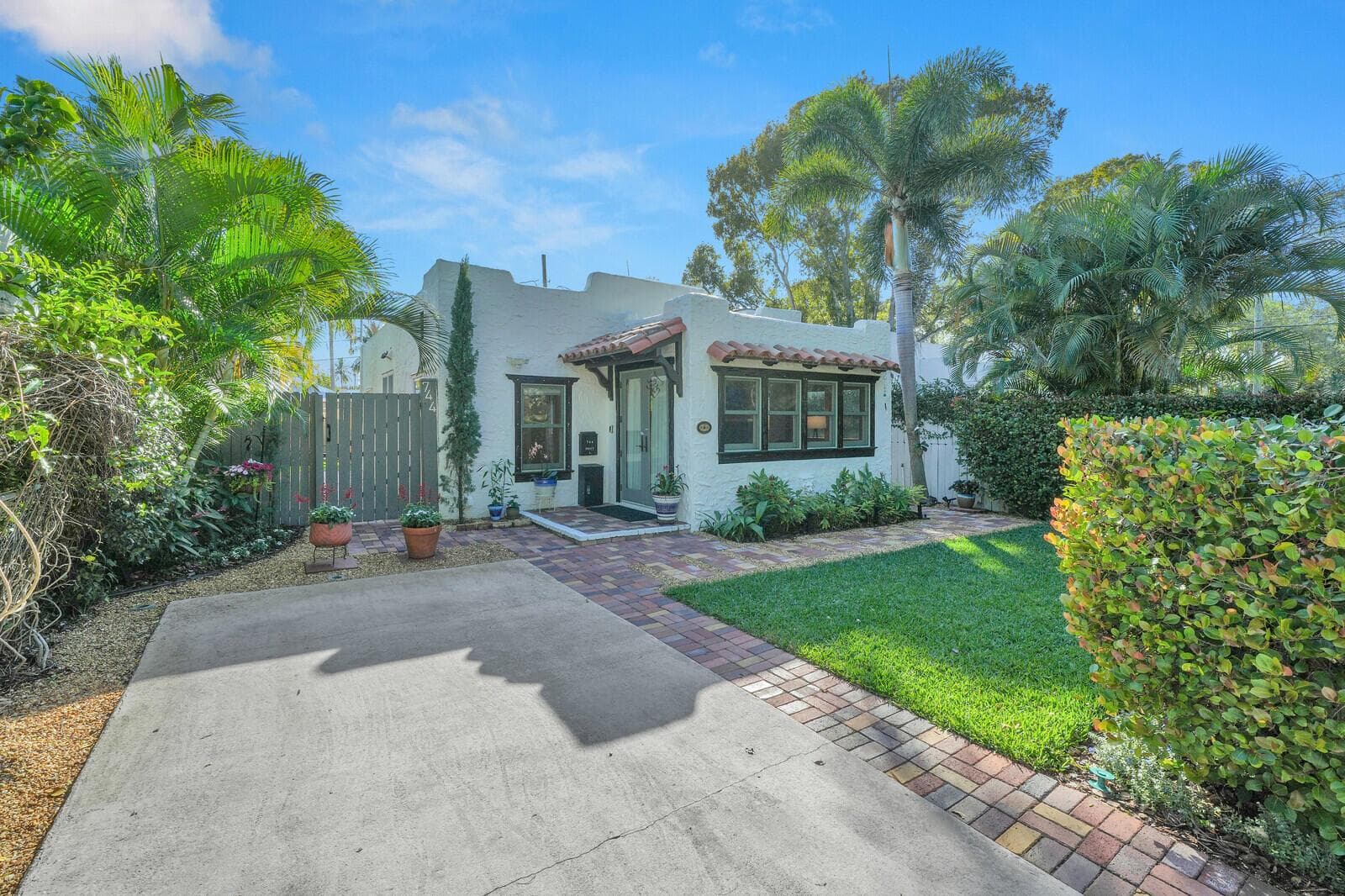 744 Penn Street, West Palm Beach FL 33401 - West Palm Beach, FL - Photo 1