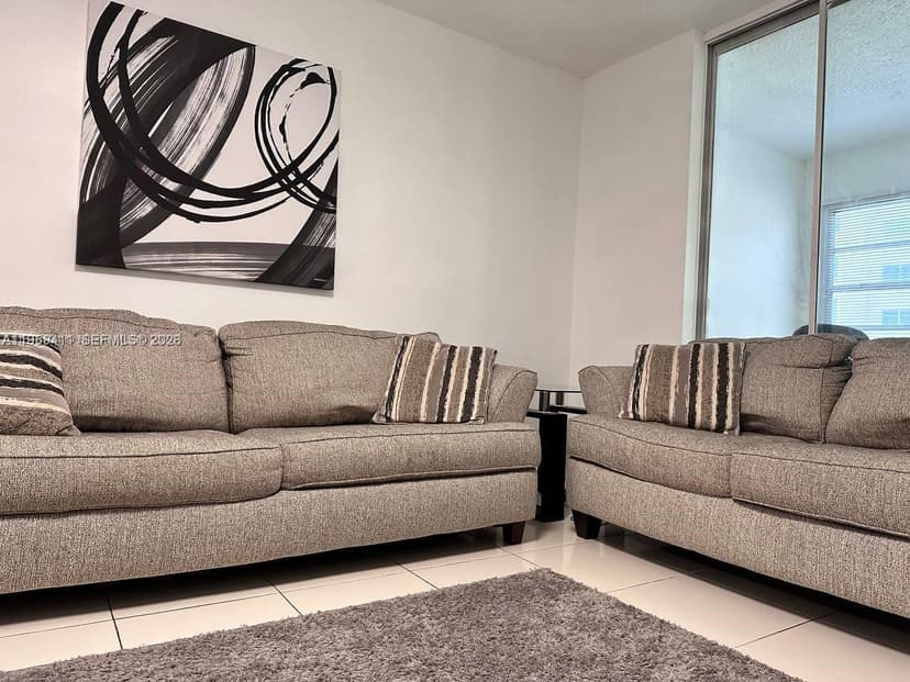 319 NE 14th Ave # 106, Hallandale Beach FL 33009