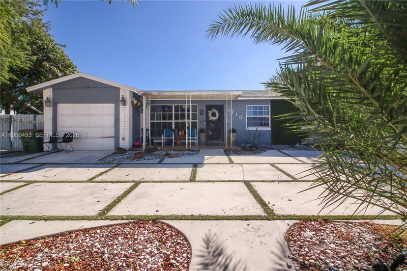 9710 NW 10th St, Pembroke Pines FL 33024