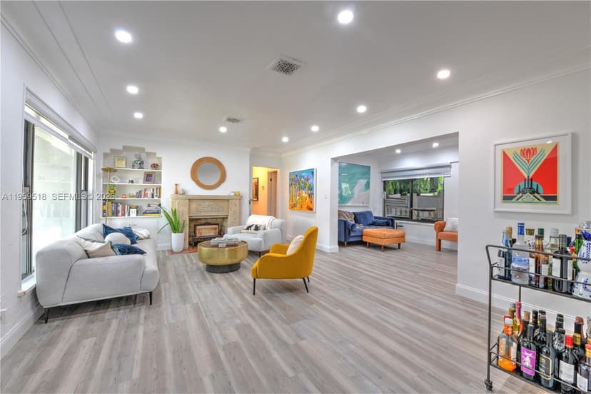 110 N 16th Ave, Hollywood FL 33020