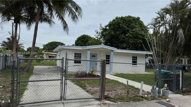 16221 E Bunche Park Dr, Miami Gardens FL 33054 - Miami Gardens, FL - Photo 4