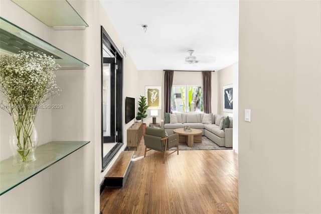 711 14th St # 4, Miami Beach FL 33139 - Miami Beach, FL - Photo 5