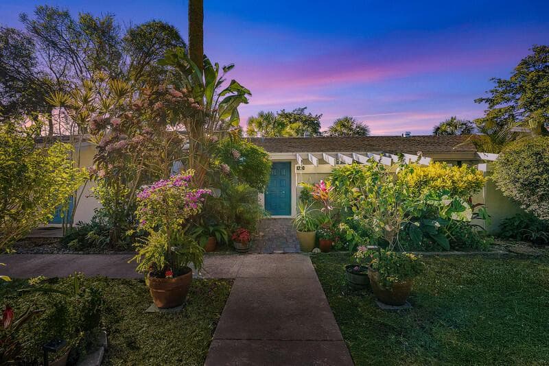 2016 SW 29th Court, Delray Beach FL 33445