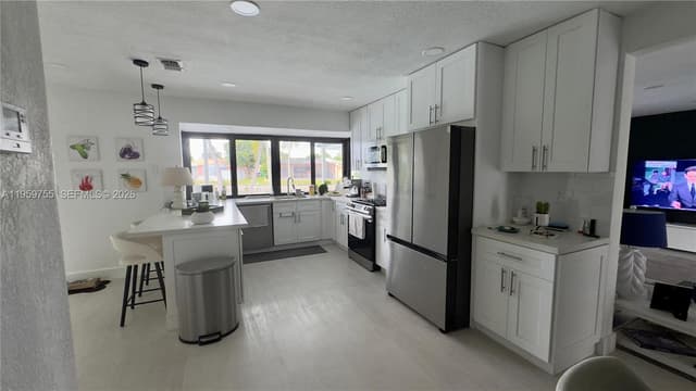 6705 Ficus Dr, Miramar FL 33023 - Miramar, FL - Photo 6