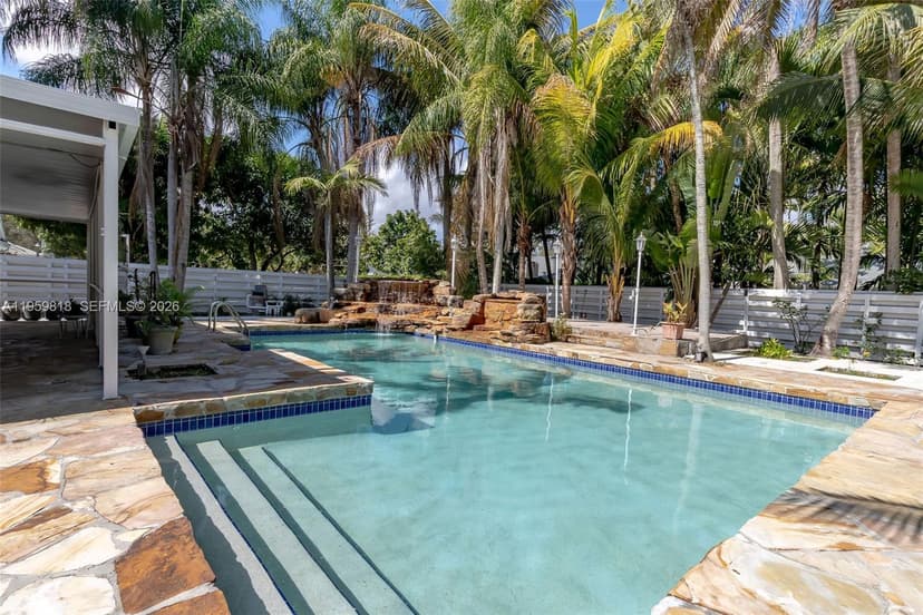 15005 SW 148th St, Miami FL 33196