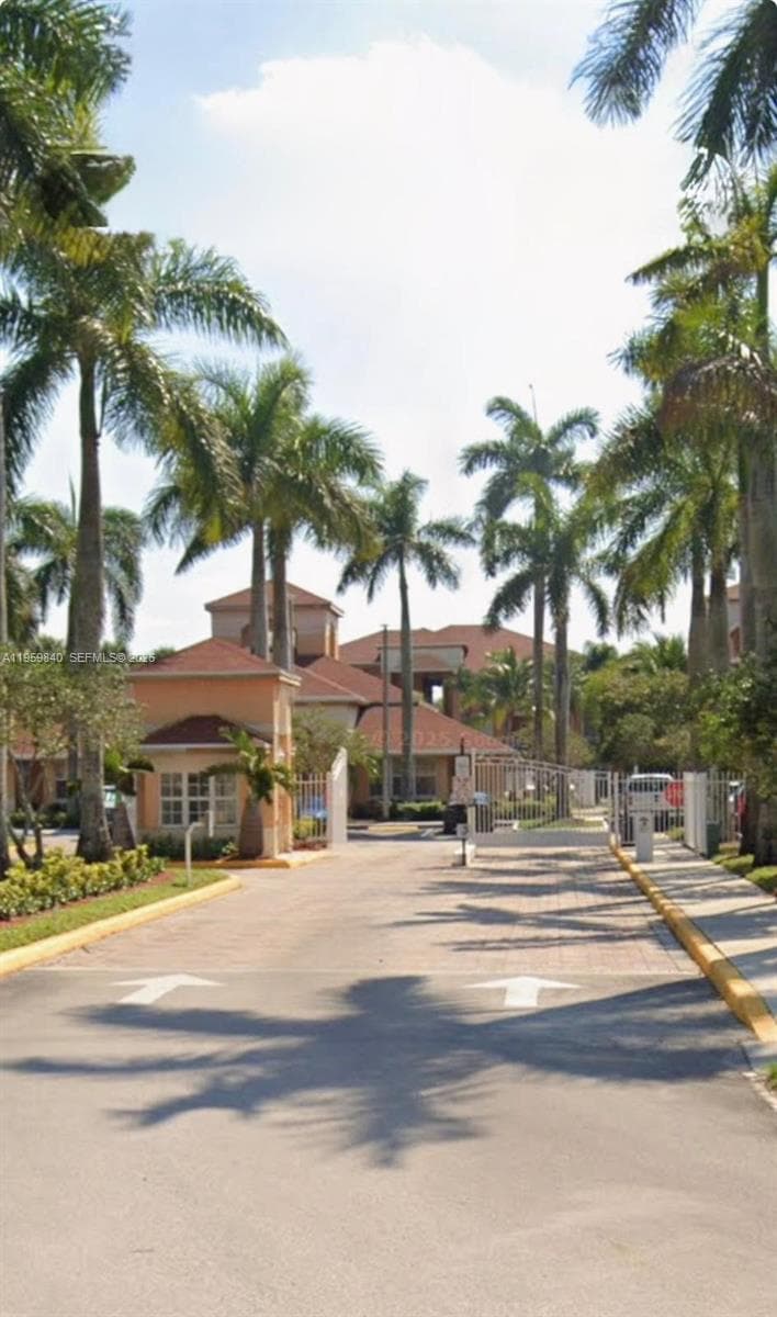 6976 SW 39th St # G106, Davie FL 33314