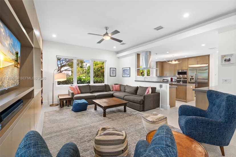 4595 N Jefferson Ave, Miami Beach FL 33140