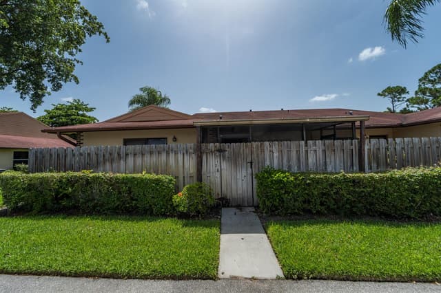 4413 Woodstock Drive # A, West Palm Beach FL 33409 - West Palm Beach, FL - Photo 3