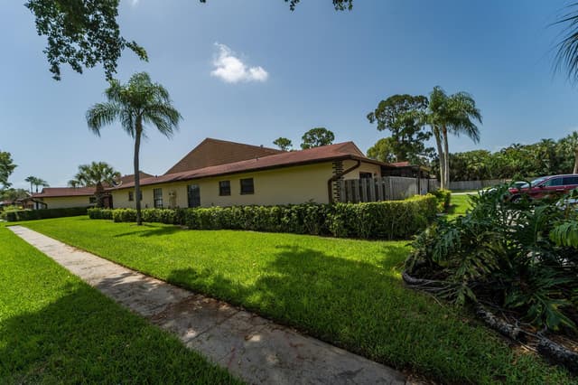 4413 Woodstock Drive # A, West Palm Beach FL 33409 - West Palm Beach, FL - Photo 4