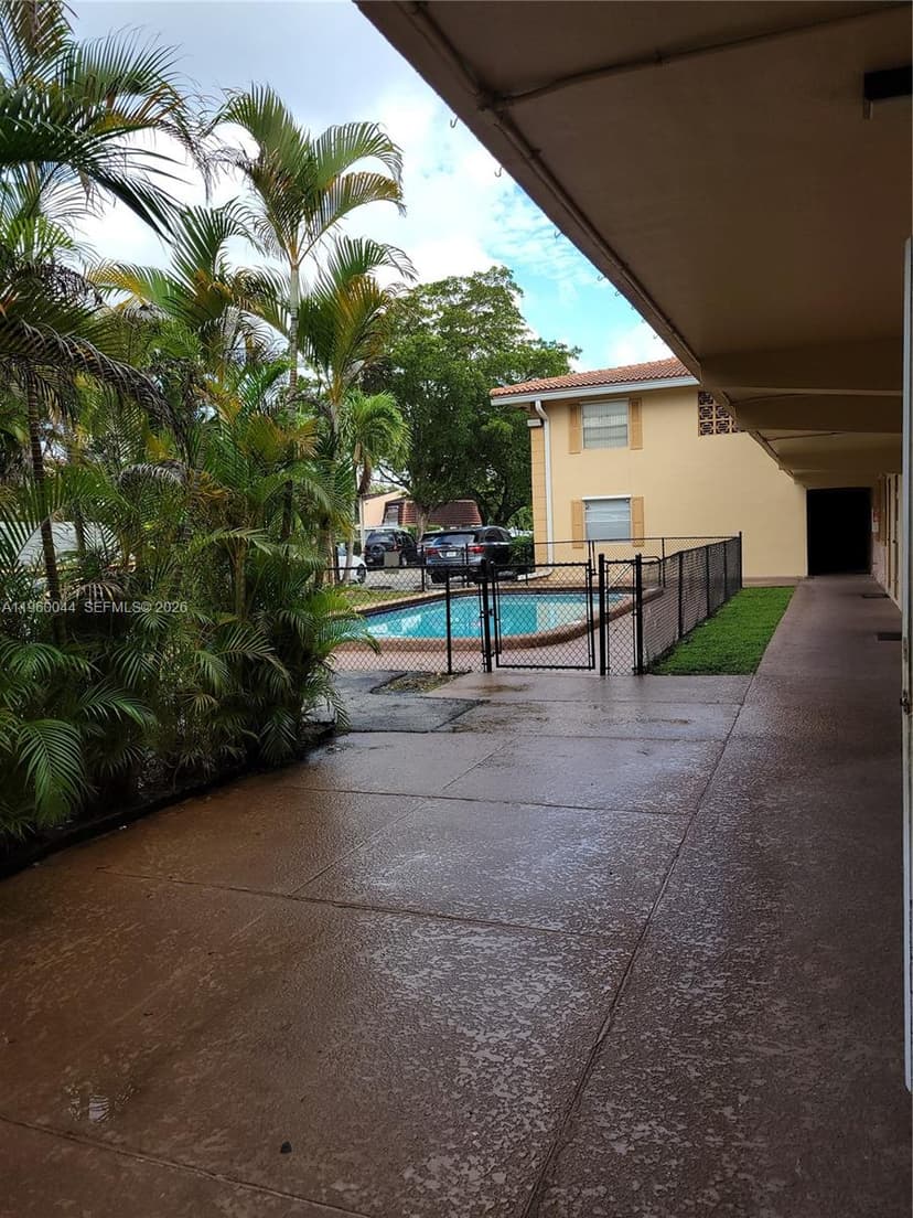 8704 NW 35th St # 105, Coral Springs FL 33065