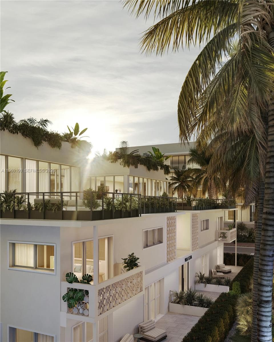 250 Collins Ave # 104, Miami Beach FL 33139