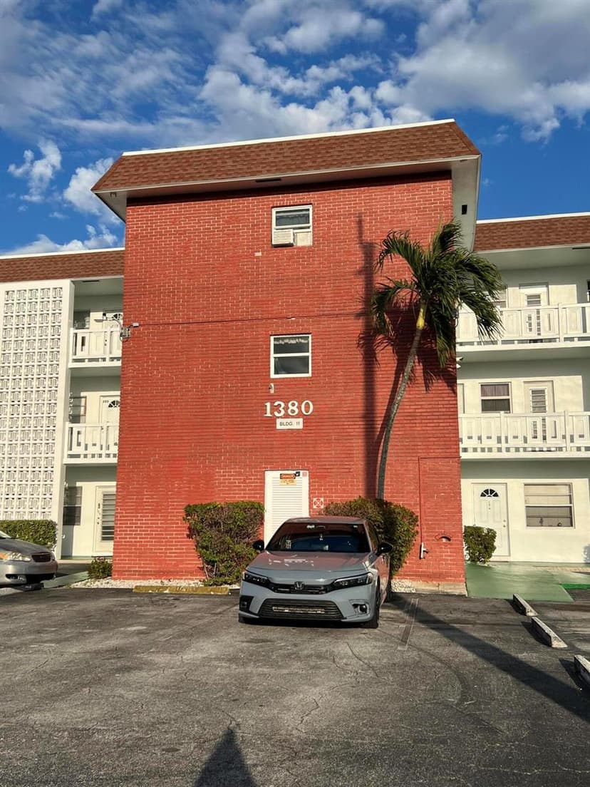 1380 NW 43rd Terrace # 208, Lauderhill FL 33313