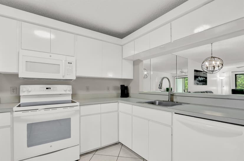 115 Bamboo Road # 205, Palm Beach Shores FL 33404