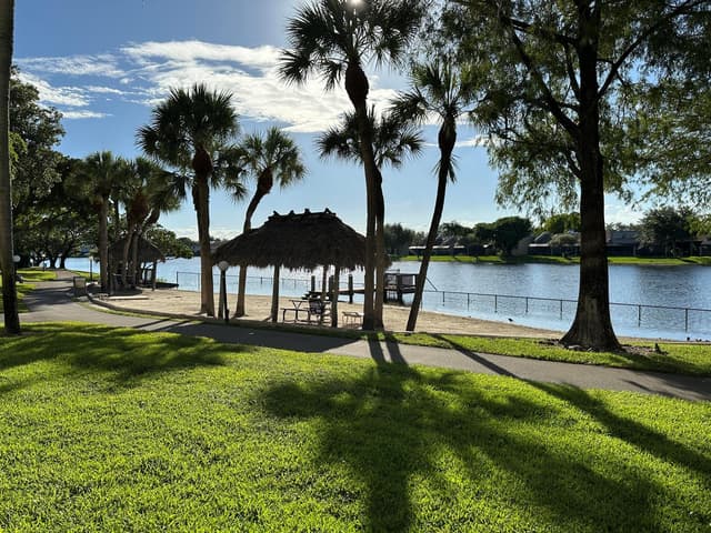 1101 Colony Point Circle # 108, Pembroke Pines FL 33026 - Pembroke Pines, FL - Photo 2