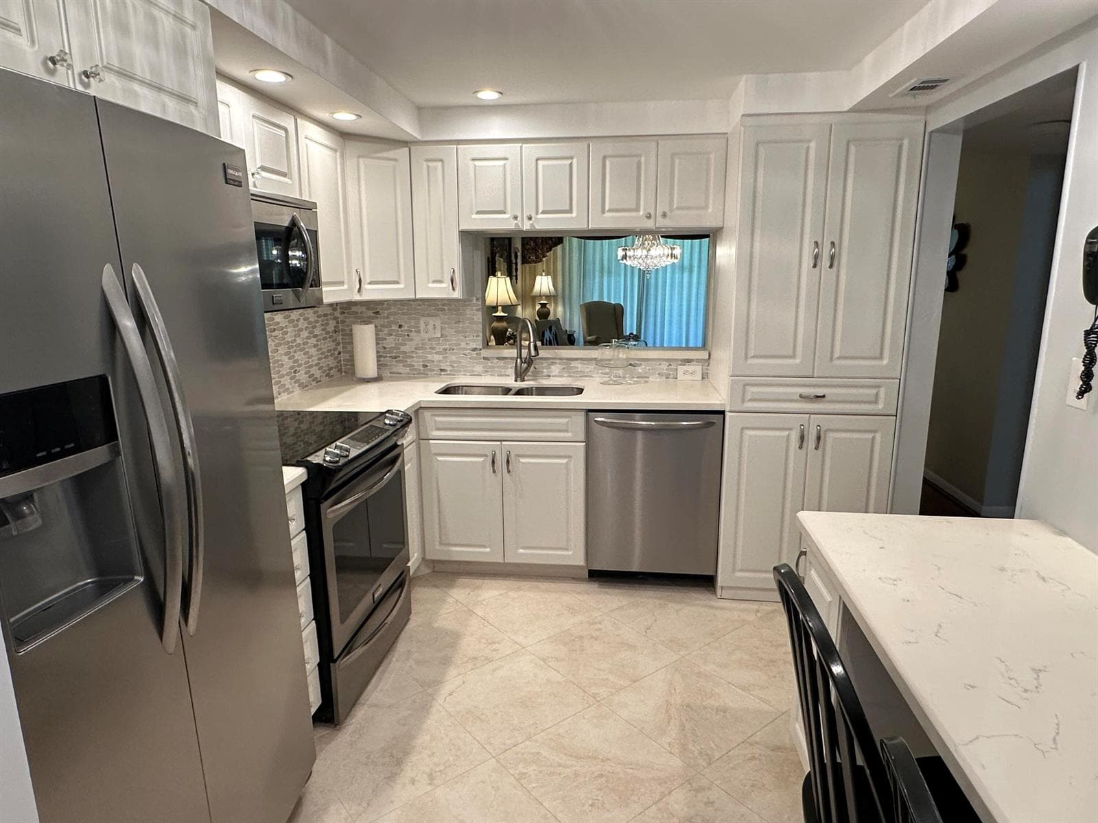 1101 Colony Point Circle # 108, Pembroke Pines FL 33026 - Pembroke Pines, FL - Photo 1