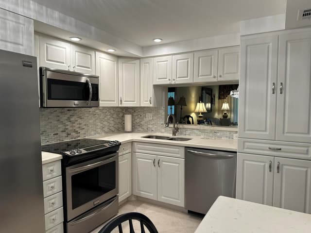 1101 Colony Point Circle # 108, Pembroke Pines FL 33026 - Pembroke Pines, FL - Photo 5