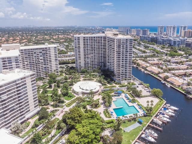 600 Three Islands Blvd # 411, Hallandale Beach FL 33009 - Hallandale Beach, FL - Photo 2