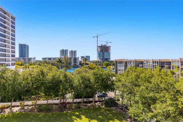 600 Three Islands Blvd # 411, Hallandale Beach FL 33009 - Hallandale Beach, FL - Photo 4