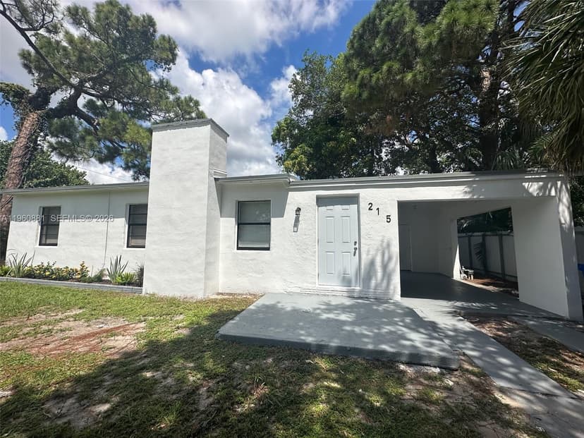 215 SW 21st Way, Fort Lauderdale FL 33312