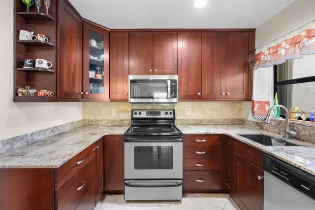 2963 Carambola Circle S, Coconut Creek FL 33066 - Coconut Creek, FL - Photo 3