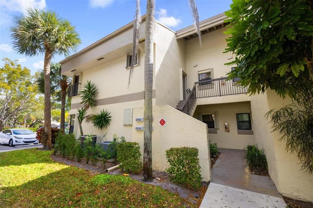 2963 Carambola Circle S, Coconut Creek FL 33066 - Coconut Creek, FL - Photo 5
