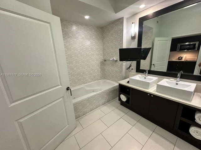 5300 NW 87th Ave # 910, Doral FL 33178 - Doral, FL - Photo 4