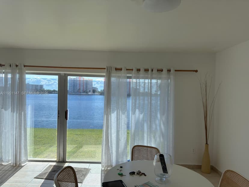 1284 NE 191 # 1284, North Miami Beach FL 33179