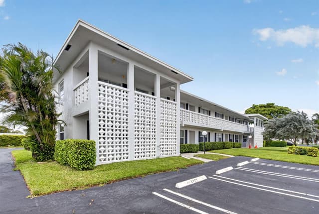 2401 Del Aire Boulevard # 101, Delray Beach FL 33445 - Delray Beach, FL - Photo 2