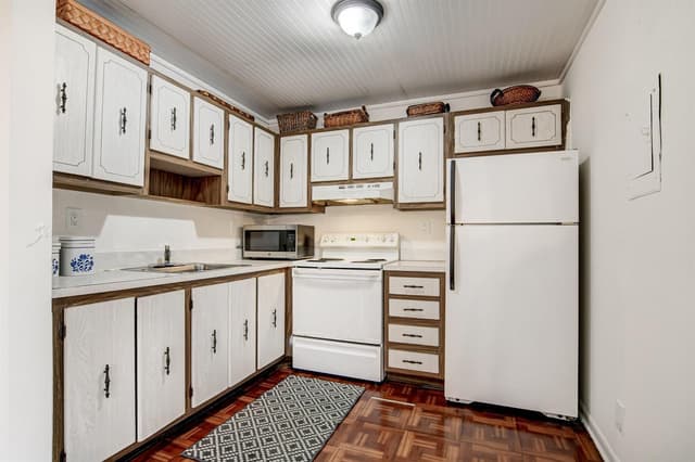 42 Burgundy A, Delray Beach FL 33484 - Delray Beach, FL - Photo 7