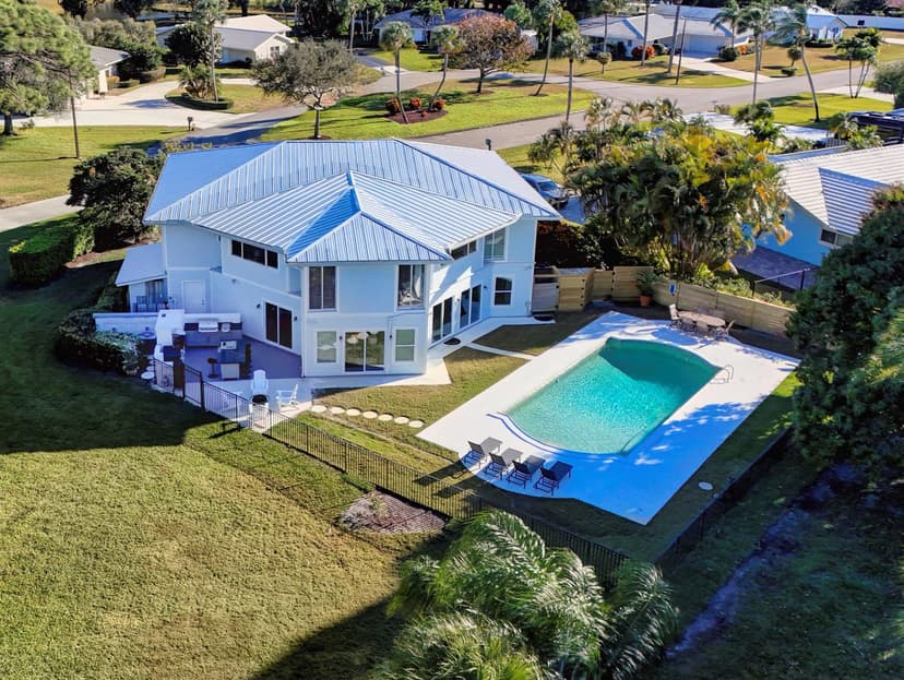 10355 Seagrape Way, Palm Beach Gardens FL 33418