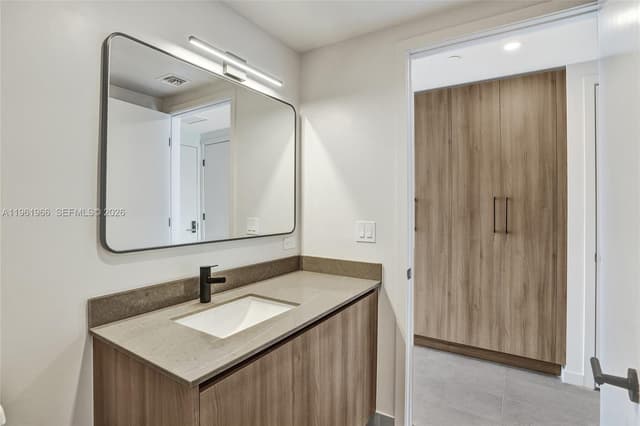 121 NE 5th Street # 1001B, Miami FL 33132 - Miami, FL - Photo 6