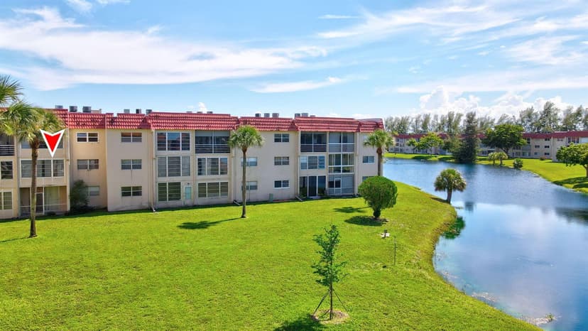 2751 E Sunrise Lakes Drive # 204, Sunrise FL 33322