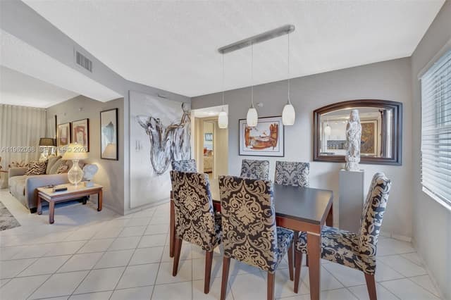4000 NW 44th Ave # 405, Lauderdale Lakes FL 33319 - Lauderdale Lakes, FL - Photo 2
