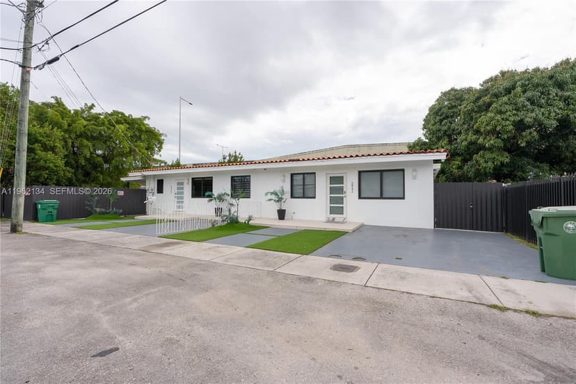 2840-2842 NW 13th St, Miami FL 33125