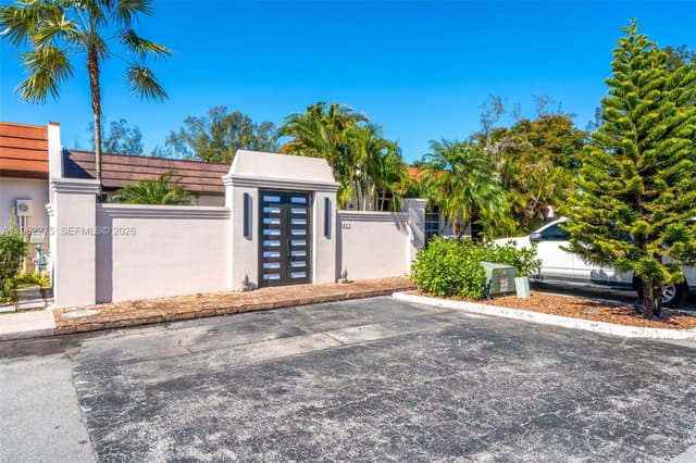 7412 Big Cypress Dr, Miami Lakes FL 33014 - Miami Lakes, FL - Photo 4