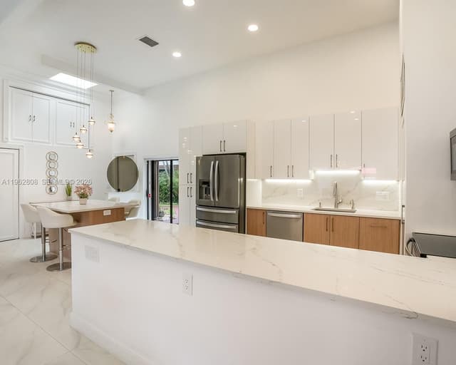 413 Leslie Dr, Hallandale Beach FL 33009 - Hallandale Beach, FL - Photo 6