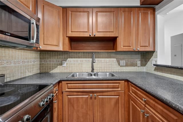 134 SW 7th Ave # 404, Miami FL 33130 - Miami, FL - Photo 7